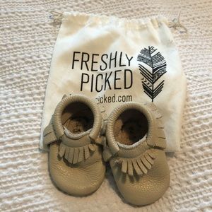 Freshly Picked moccasin size 2